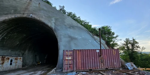 Tuneluri feroviare Tisa , valea mureșului, Foto Daniel Guță, ADEVĂRUL (2) jpg