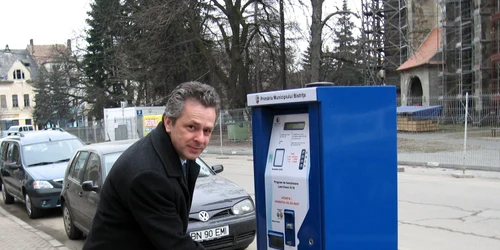 Purtătorul de cuvânt al Primăriei, Mihai Ruşti, a testa deja parcometrele 