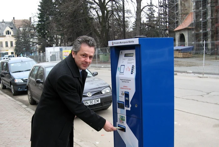 Purtătorul de cuvânt al Primăriei, Mihai Ruşti, a testa deja parcometrele