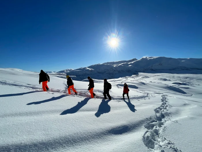Drumeții prin nordul îndepărtat FOTO sommaroyadventure.no