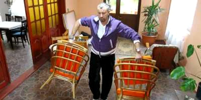 Cătălin Botezatu, invitat în prima ediţie a emisiunii „Poftiţi pe la noi!“ FOTO Antena 1