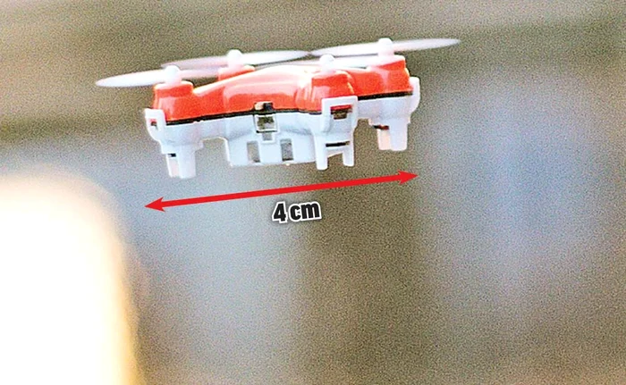 Cea mai mică dronă din lume nu cântăreşte mai mult de 14 grame şi poate zbura patru minute încontinuu, oferind imagini de înaltă claritate