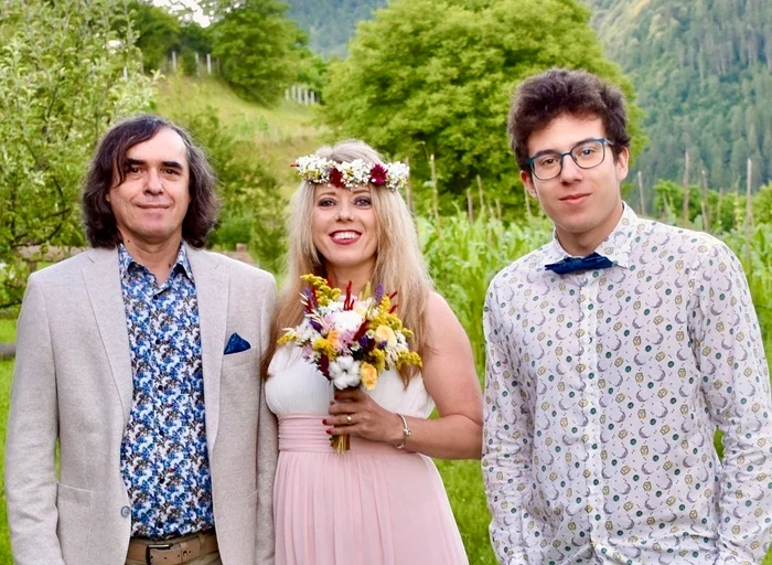 Mircea Cărtărescu și Ioana Nicolaie, alături de fiul lor, Gabrielfoto: arhiva personală/Facebook