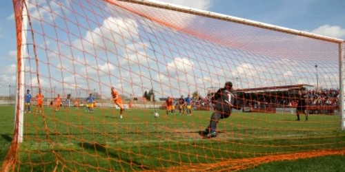 Echipa mureşeană va juca diseară pe stadionul buzoian foto Arhivă