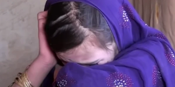 O fetiţă de 9 ani a fost vândută din cauza sărăciei