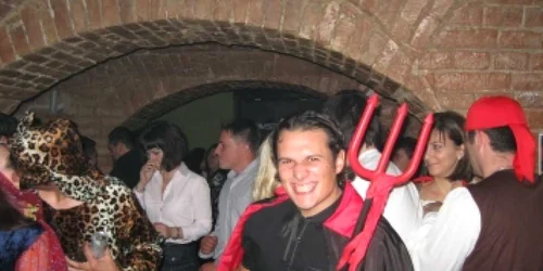 Târgu-Mureş: Concert rock în Club Evolution