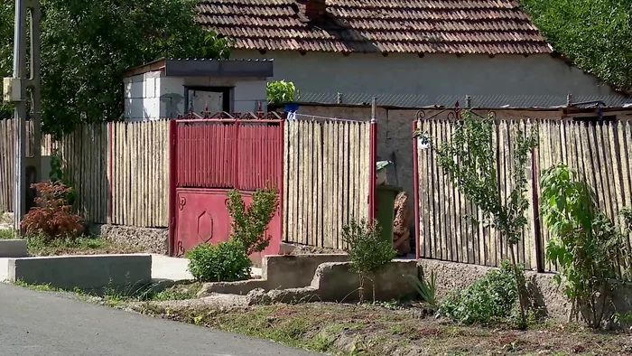 Opt din zece gospodării au wc tradițional. SURSA Arhivă