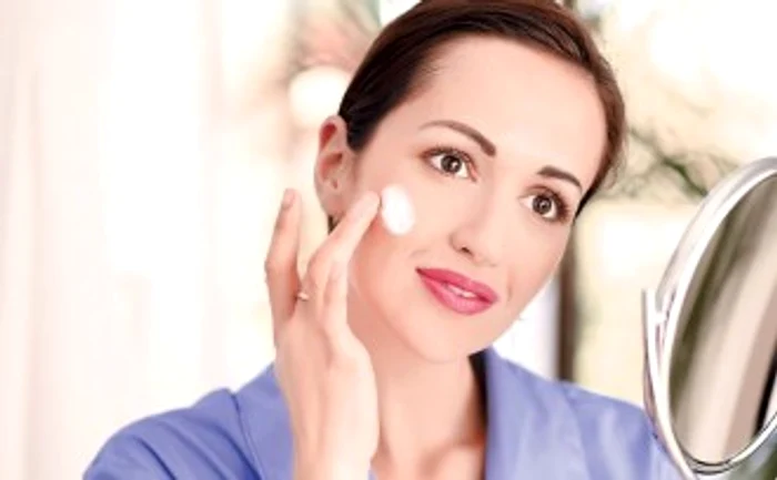 
    Spălarea și curățarea pielii sunt esențiale pentru un ten curat și frumos  