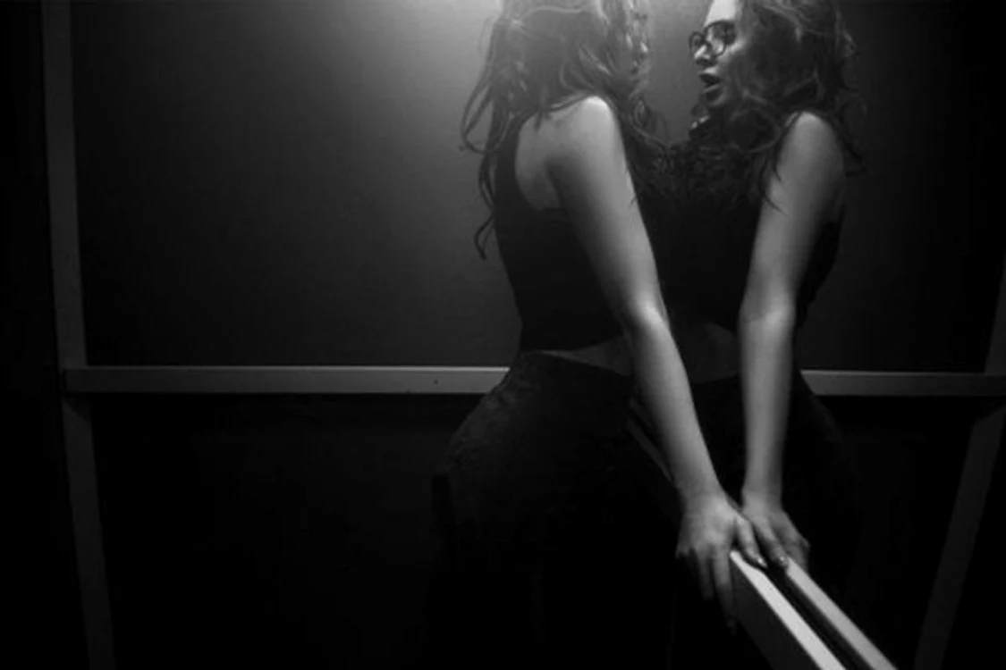 
    Dacă vă gândiți să încercați poziții și locuri noi, lasă dormitorul și experimentează sexul în lift.www.clickpentrufemei.ro  
