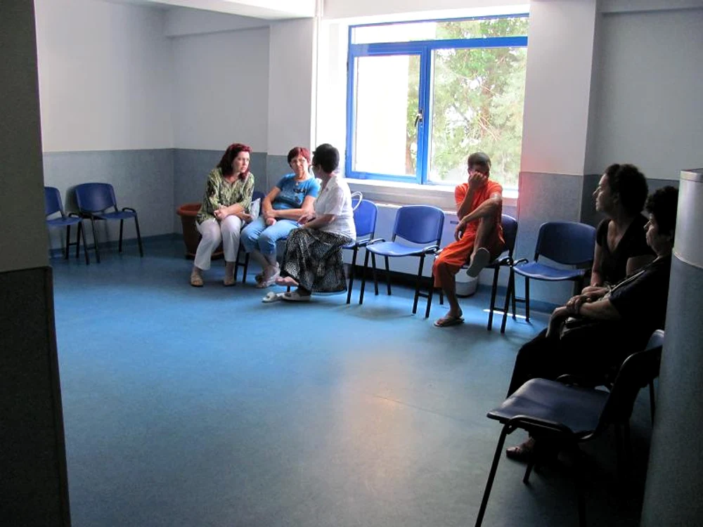 Victima a fost transportată de urgenţă la spital