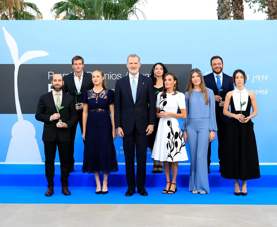 Prințesa Leonor, Regele Felipe, Regina Letizia, Infanta Sofia la Premiile Printesei de Girona   Casa Majestatii Sale (1) jpg