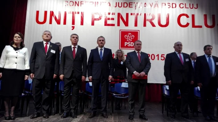 De la stânga la dreapta: Aurelia Cristea, Cornel Itu, Valeriu Zgonea, Liviu Dragnea, Remus Lăpuşan. Imagine de la alegerile în PSD Cluj, din octombrie 2015 FOTO Florina Pop