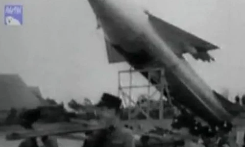 Londra este lovită pentru prima dată de rachete V2 jpeg