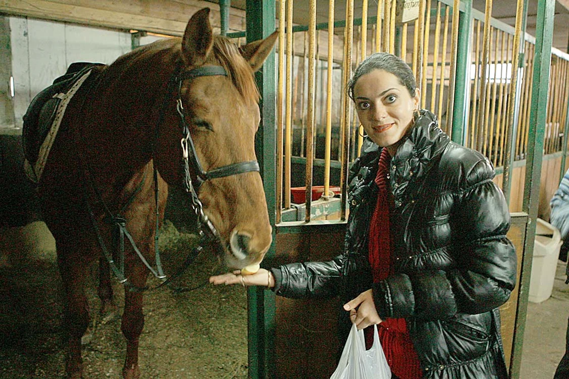 În 2009, Click!  a însoţit-o pe  Lavinia la herghelie