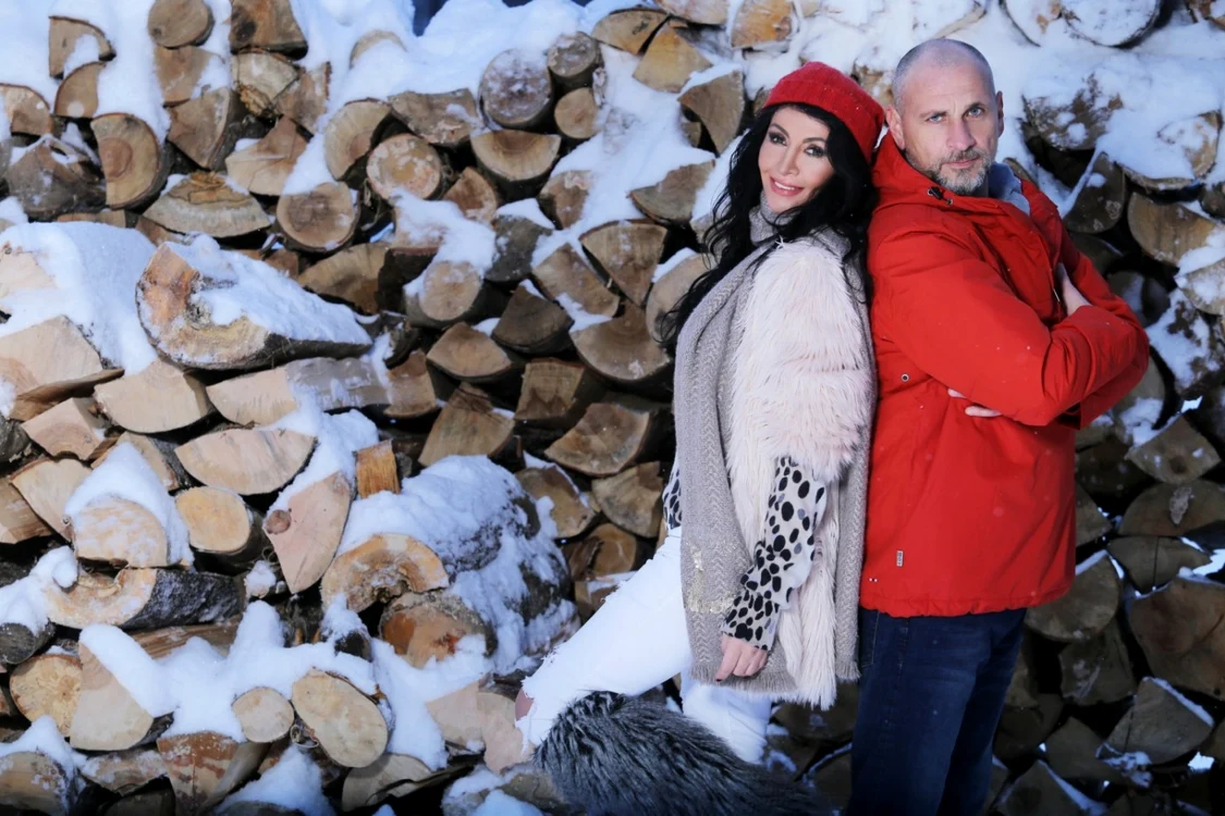 Mihaela Rădulescu şi Cristian Bozgan sunt prezentatorii show-ului „Ferma“ de la Pro TV