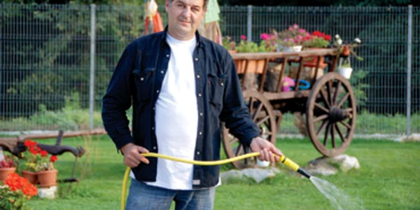 Reşiţa: Grădina cu flori care te scapă de stres