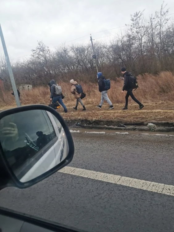 Toate drumurile din Ucraina spre Vama Siret sunt pline de refugiați: Foto: monitorulbt.ro