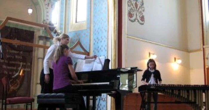 Bistriţa : Recital de flaut şi pian la Sinagogă- Adevărul la minut