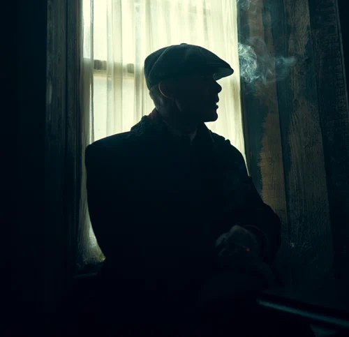 Siluetă de Peaky Blinder. FOTO: Netflix