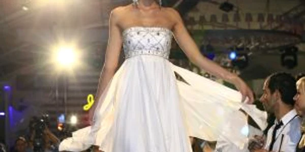 Oana Paveluc a obţinut, vara aceasta, titlul de „Miss Universe România 2010“