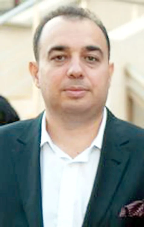 Sindicalistul Tudor Ivan spune că macazul defect a făcut ca tramvaiul să intre  într-o maşină care circula regulamentar luni seara, în centrul Capitalei