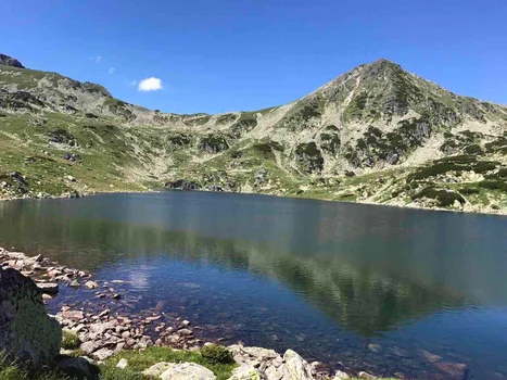 Iohannis munti Retezat lacul Bucura (1) jpeg