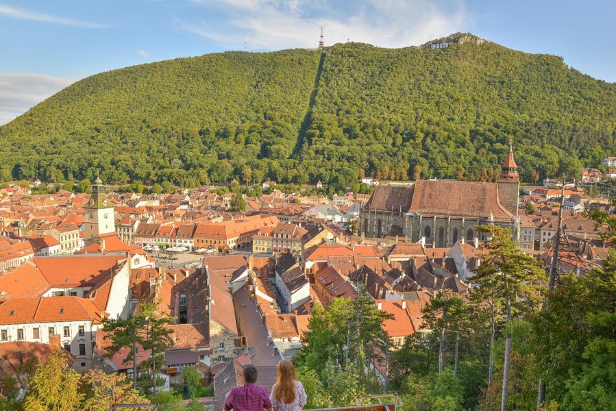 Numărul turiștilor străini care au ajuns în România a crescut cu 23% în 2023 față de 2022. Ce zone ale țării au preferat