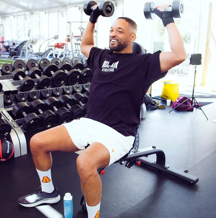 
    Will Smith, 52 de ani, a postat prima poză din sala de fitness, după ce și-a etalat burtica acum o săptămânăfoto: Instagram  