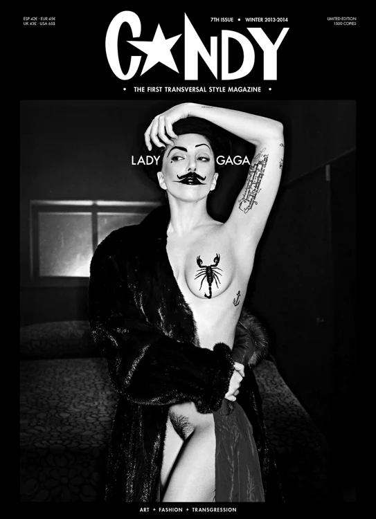 Lady Gaga goală