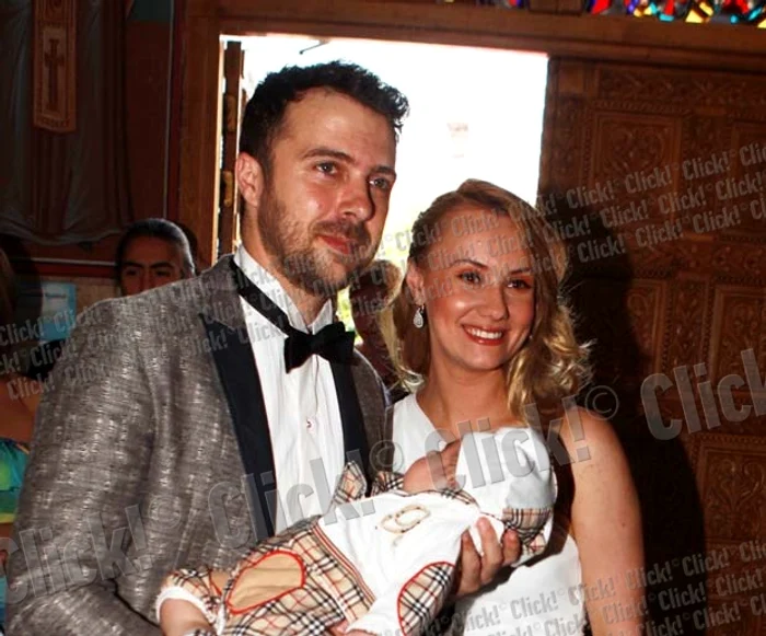 Oana Ioniţă şi soţul ei, Florin Budnaru, şi-au botezat astăzi băieţelul