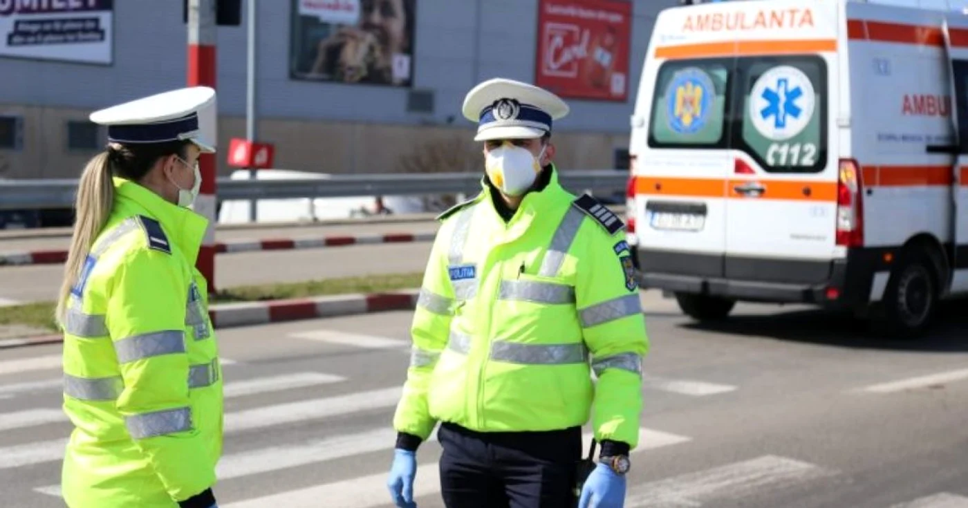 Politisti cu masca foto sindicateuropol.ro