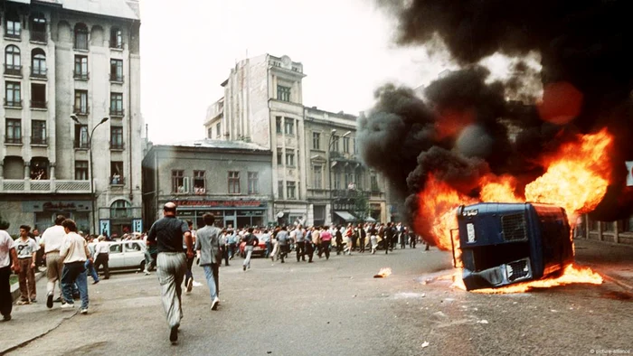 Haos în centrul Bucureștiului, în timpul mineriadei din 13-15 iunie 1990