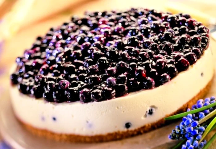 Prepară o delicioasă tartă cu brânză şi afine!clickpoftabuna.ro