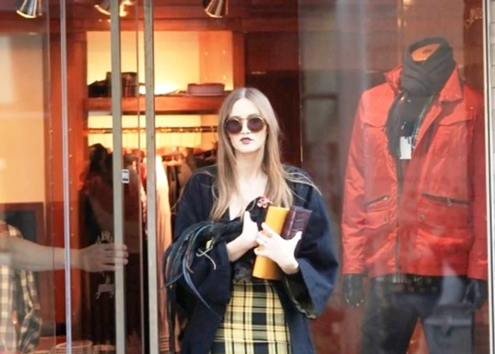 Prima găină a Iuliei Albu. Mergea cu ea și la restaurant