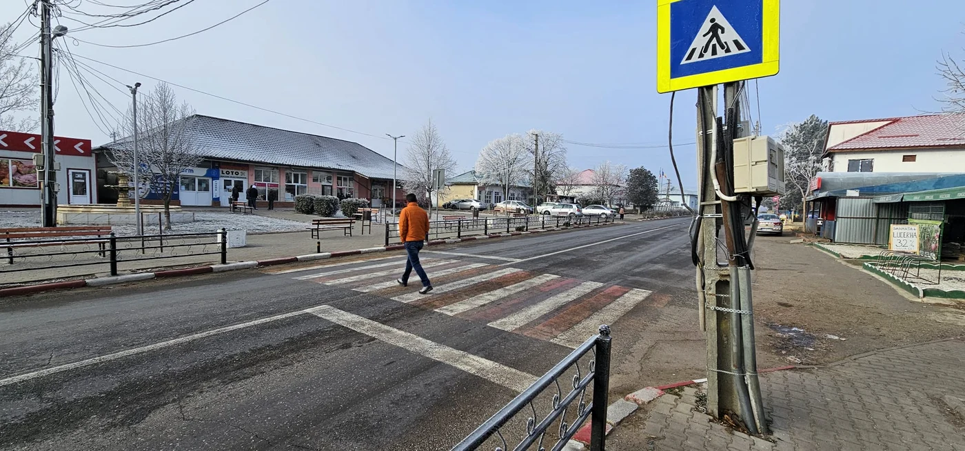Aceasta este trecerea de pietoni pe care se aflau elevii. FOTO Iulian Bunilă