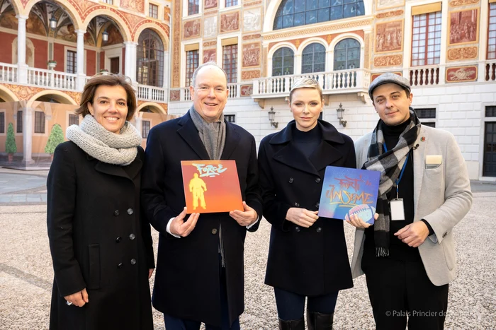 Albert și Charlene în curtea Palatului jpg