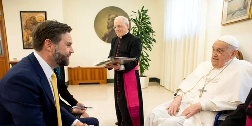 Papa Francisc a primit duminică, 20 aprilie 2025, vizita vicepreședintelui american J.D. Vance (© Vatican News)