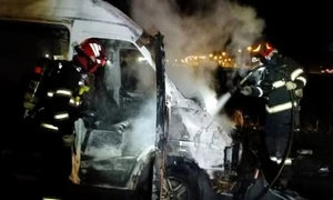 incendiu microbuz Foto Opinia timisoarei jpg