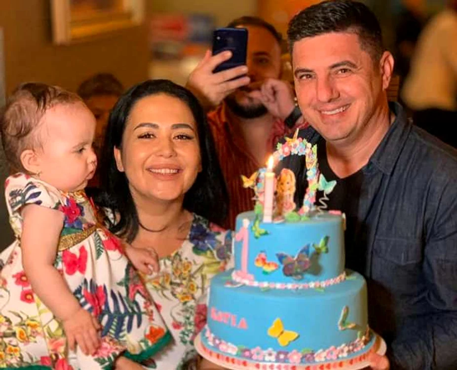 Mihaela Moise, alături de soțul ei, Vali, când micuța Katia a împlinit un an