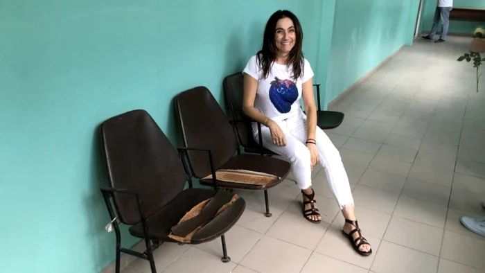 În 2019, Elina Fuhrman pe holurile şcolii din Chişinău unde a studiat FOTO Arhivă personală/CNN