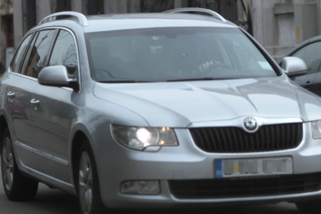 
    Emil Mitrache, alias  Americanu’, din serialul “La  Bloc”, este acum şofer uber  şi face cu maşina personală  