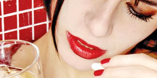 În combinaţie cu alcool, unele medicamente  pot produce somnolenţă excesivă