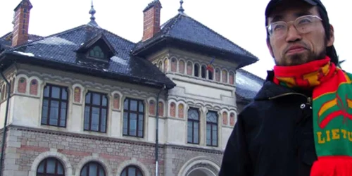 Ushi Yama Susumu a pornit din Gară să descopere oraşul Piatra Neamţ