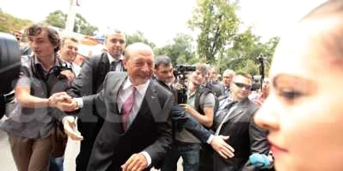 Basescu la Chisinau Baie de multime