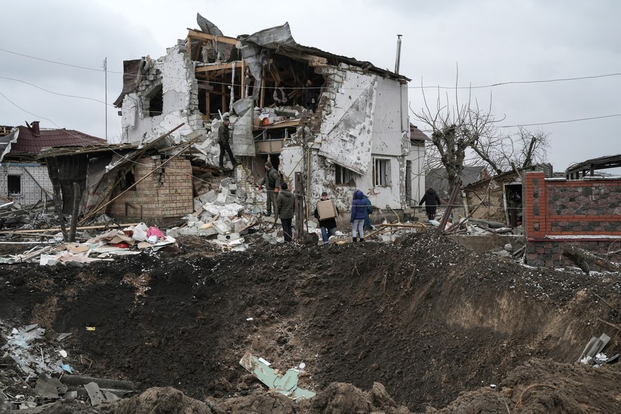 Ucraina: Șapte morți la un centru pentru distribuția ajutoarelor umanitare după un bombardament rusesc 