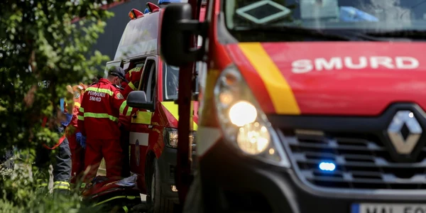 Zece persoane rănite într-un incendiu la o hală din Popeşti-Leordeni. FOTOInquam Photos / Sabin Cirstoveanu