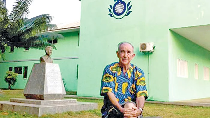 Miguel Pajares Martin (75 de ani) a fost  adus din Africa de Vest, unde 932 de oameni  au murit din cauza virusului ucigaş