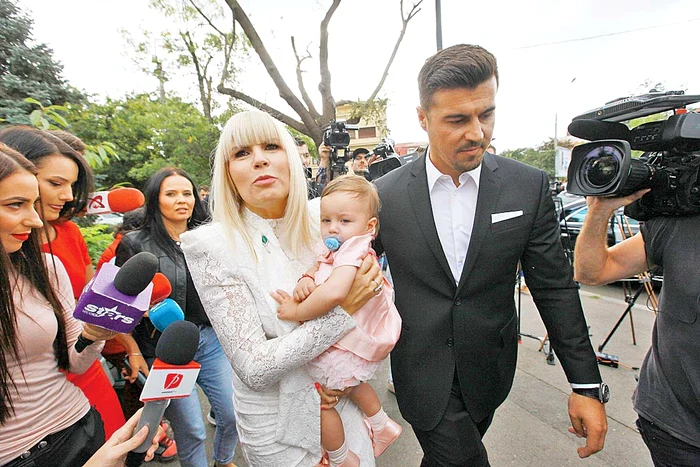 
    Pe 3 octombrie, la aproape două săptămâni după ce devenise mamă, Udrea a fost arestată în Costa Rica  