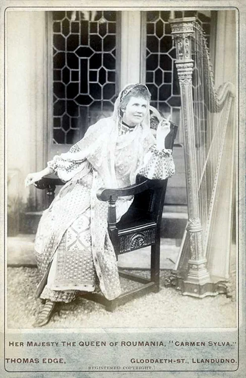 Regina Elisabeta a României la Llandudno Ţara Galilor - 1890 Sursa mostynestate.co.ul