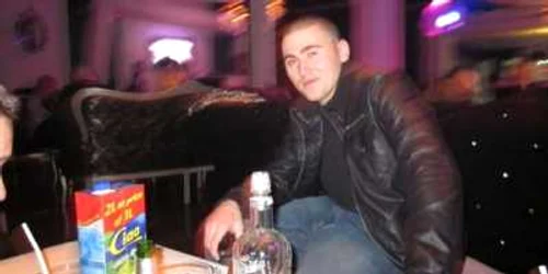 Ionuţ Nicoară se află internat la un spital din Iaşi alături de sora sa